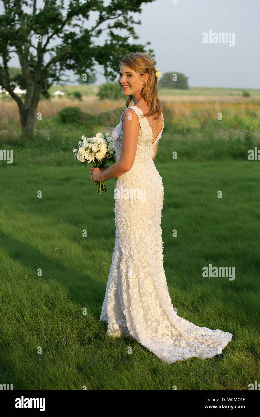 Jenna Bush, figlia del presidente George Bush, comporta per un fotografo prima del suo matrimonio con Henry Hager alla cappella della prateria Ranch in Crawford, Texas Sabato 10 Maggio, 2008. Foto rilasciata dalla Casa Bianca il 11 maggio. (UPI foto/White House/Shealah Central Plaza Hotel) Foto Stock