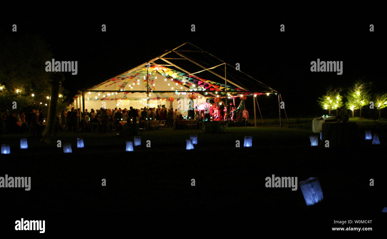 Il ricevimento di nozze di Henry e Jenna Hager Sabato, 10 maggio 2008, presso la cappella della prateria ranch vicino a Crawford, Texas. Jenna Bush, figlia del presidente George Bush, era sposata con Henry Hager. Foto rilasciata dalla Casa Bianca il 11 maggio. (UPI foto/White House/Shealah Central Plaza Hotel) Foto Stock