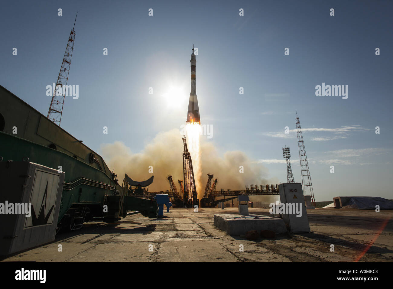 Il Soyuz TMA-04M lanci di razzi dal cosmodromo di Baikonur in Kazakistan il 15 maggio 2012 recanti Expedition 31 comandante Soyuz Gennady Padalka, NASA tecnico di volo Joseph Acaba e tecnico di volo Sergei Revin alla Stazione spaziale internazionale. UPI//Bill Ingalls/NASA Foto Stock