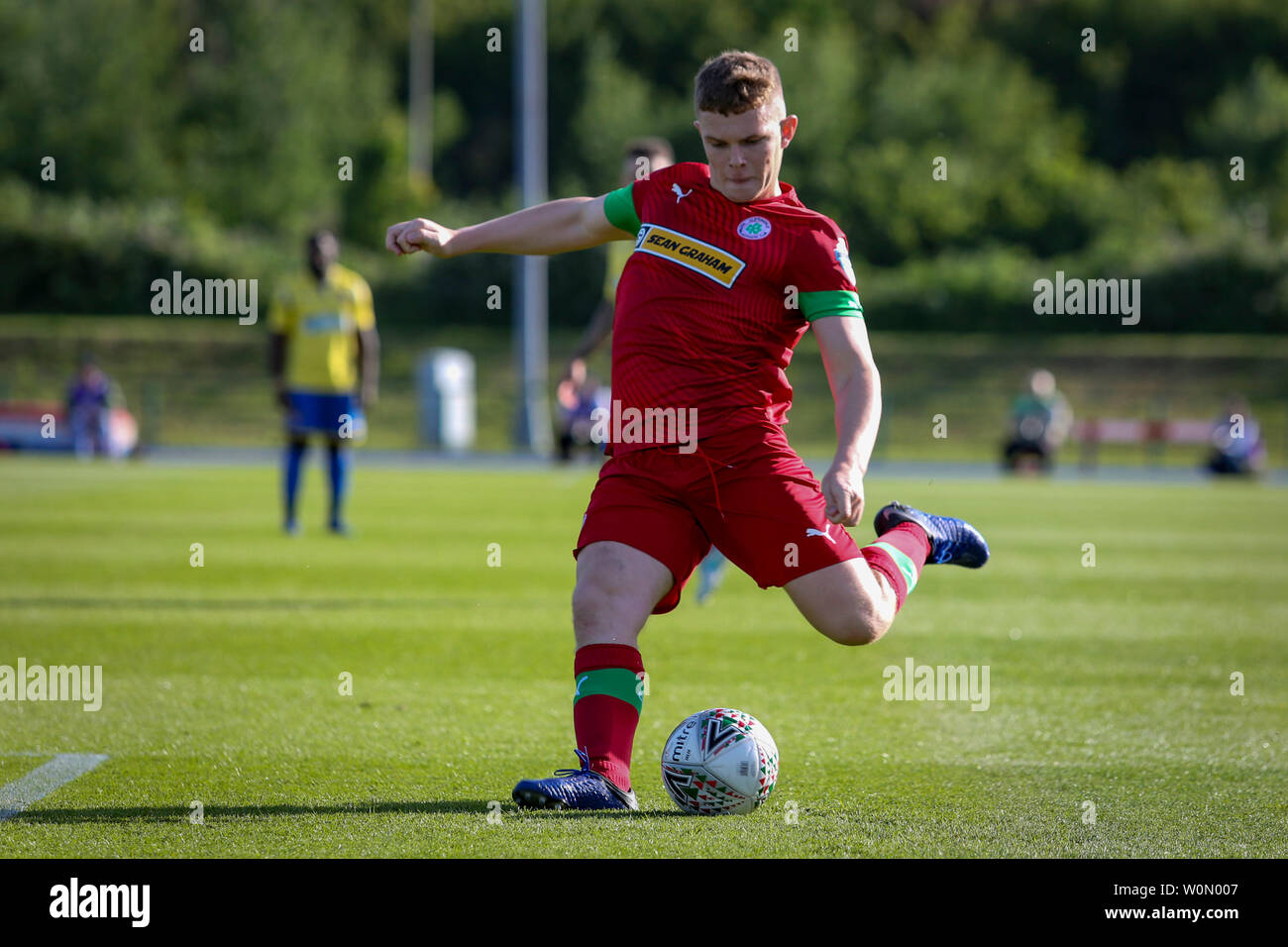 Cardiff, Regno Unito. Il 27 luglio 2019. Levi Ives di Cliftonville durante la gara di Europa League. © Credit: Matteo Lofthouse/Alamy Live News Foto Stock