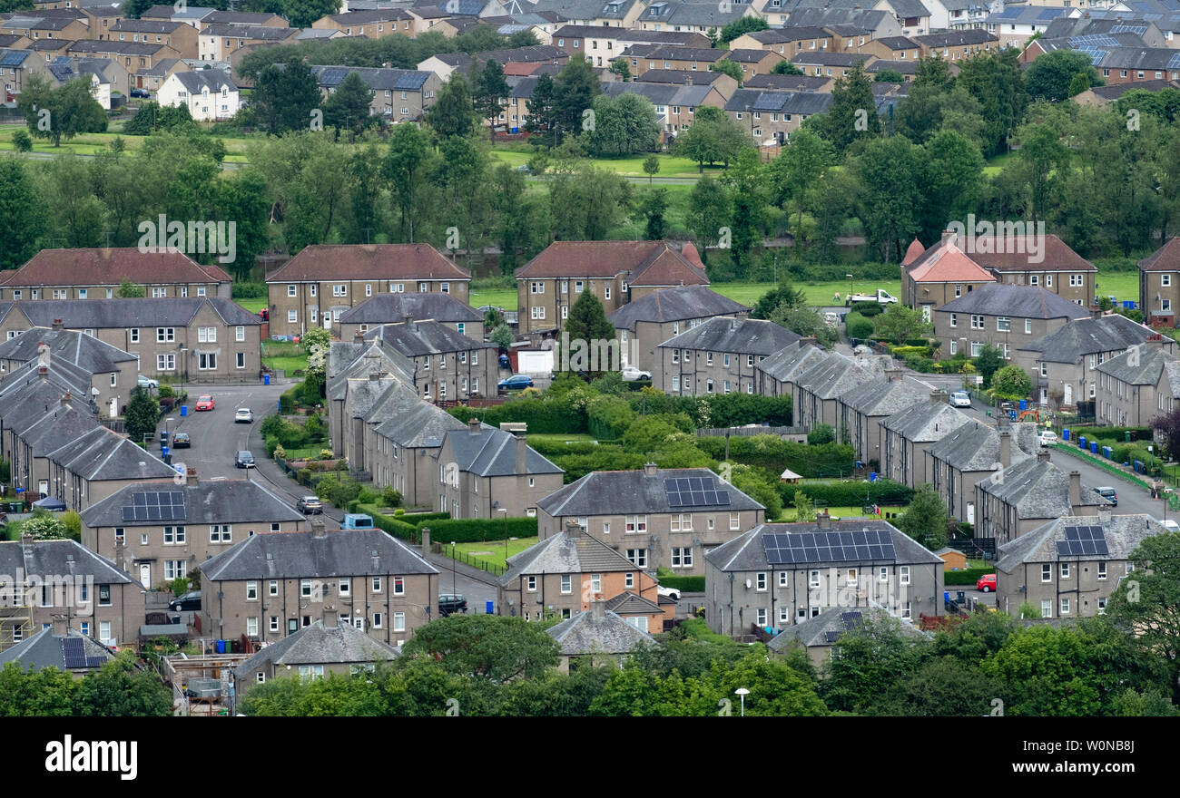Vista in elevazione del vecchio ex alloggi sociali schema Raploch nel distretto di Stirling , Scozia, Regno Unito Foto Stock
