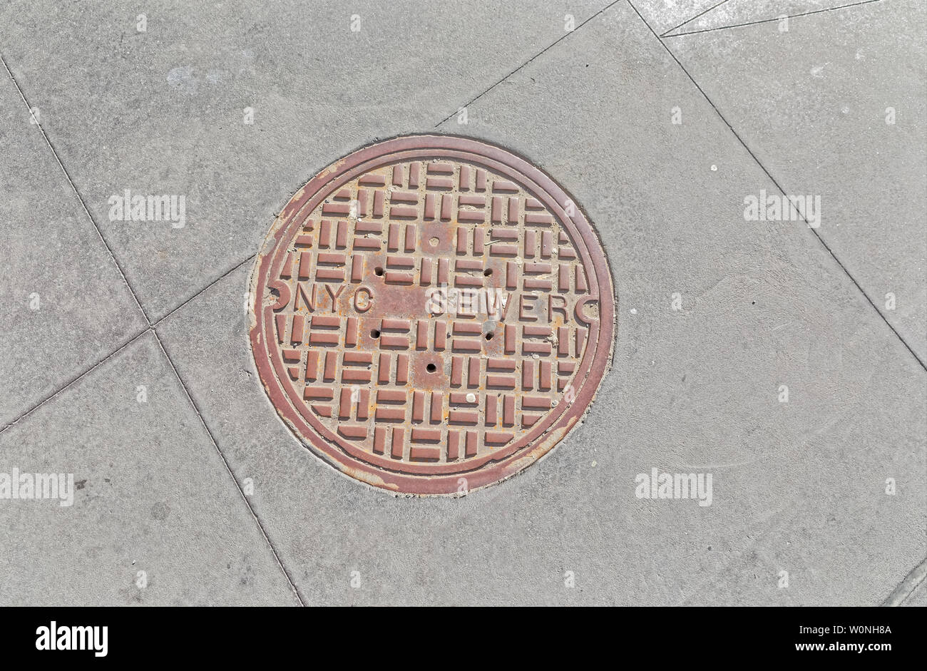 NYC Sewer System tombola su Manhattan a New York City Foto Stock
