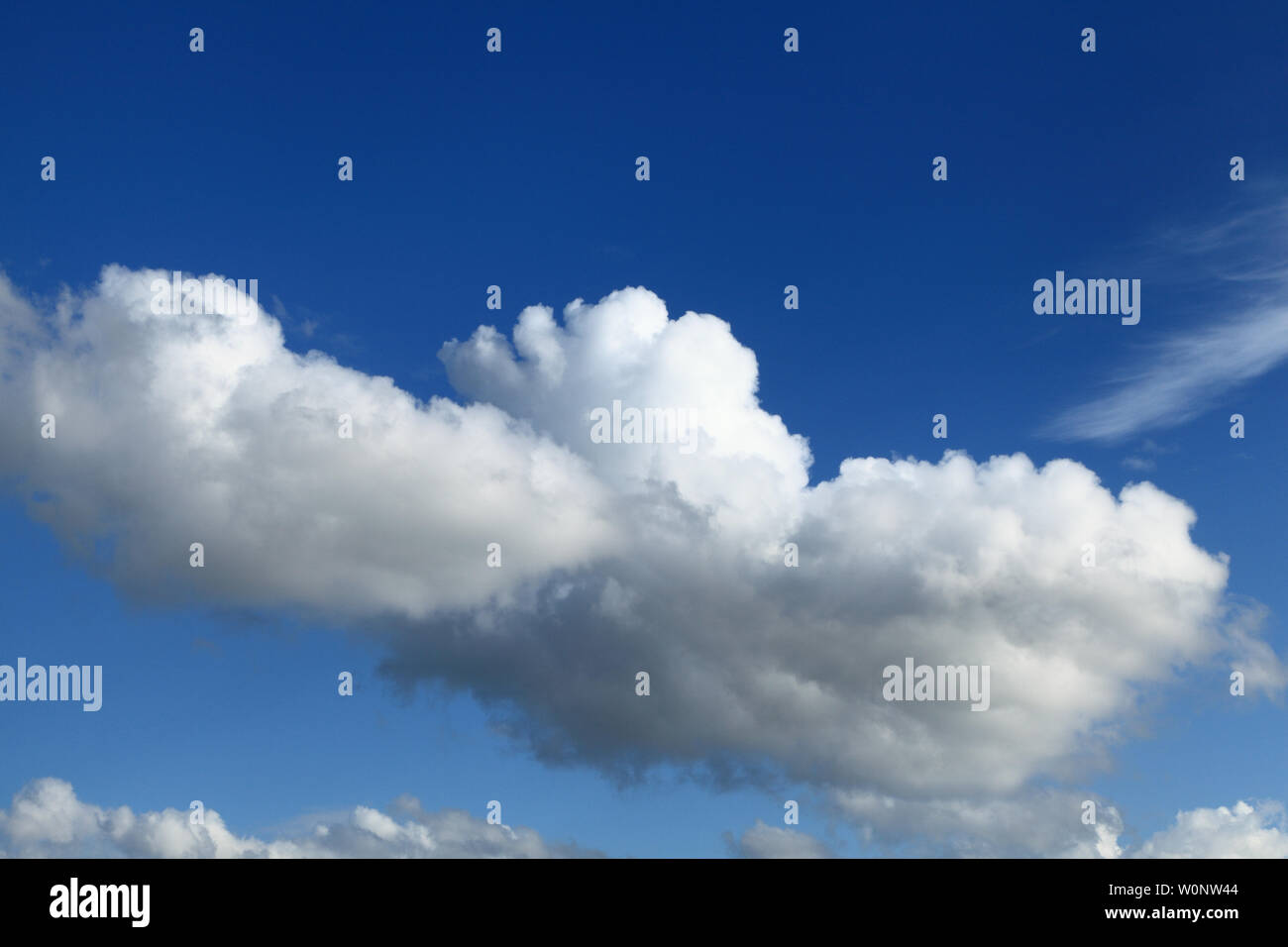 Bianco, cumulous cumulus, cloud, nuvole, cielo blu Foto Stock