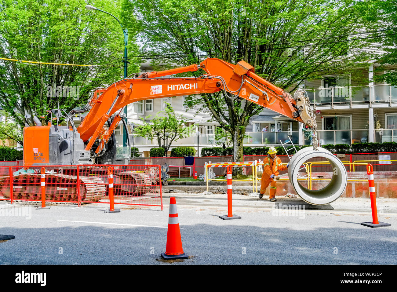 Calcestruzzo infrastruttura fognaria installazione, Vancouver, British Columbia, Canada Foto Stock