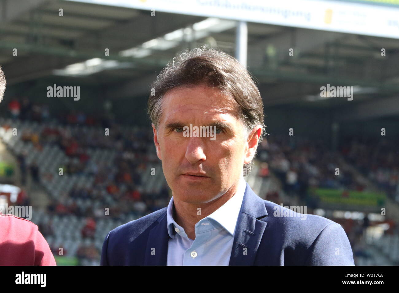 Trainer Bruno Labbadia (VfL Wolfsburg), 1. BL: 17-18 -29. Spieltag - SC Freiburg vs VfL Wolfsburg Foto Stock