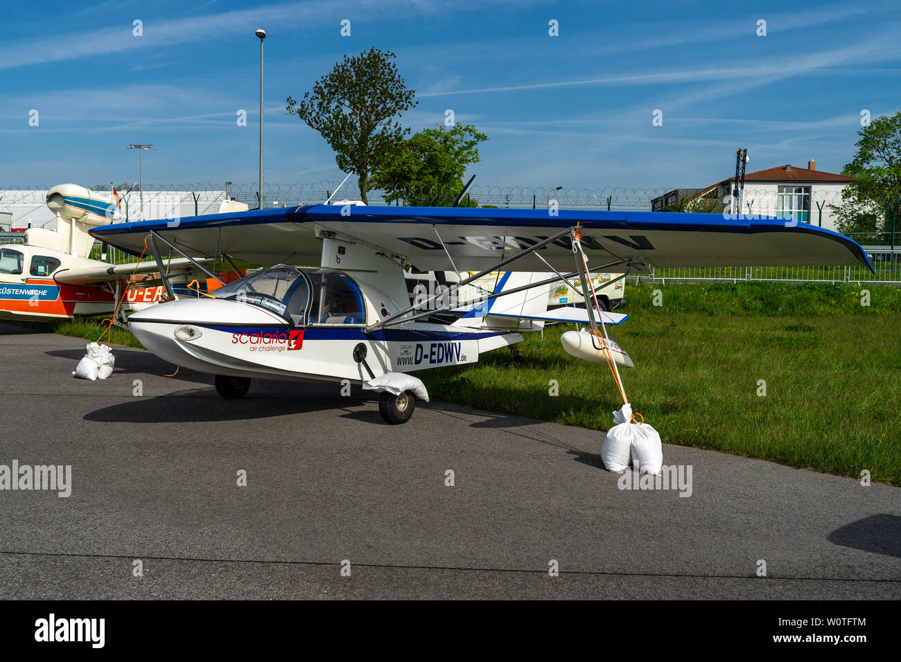 Berlino - 27 Aprile 2018: un americano due-sedile, a singolo motore, amphibious flying boat progressiva Aerodyne SeaRey sul campo d'aviazione. Mostra ILA Berlin Air Show 2018. Foto Stock