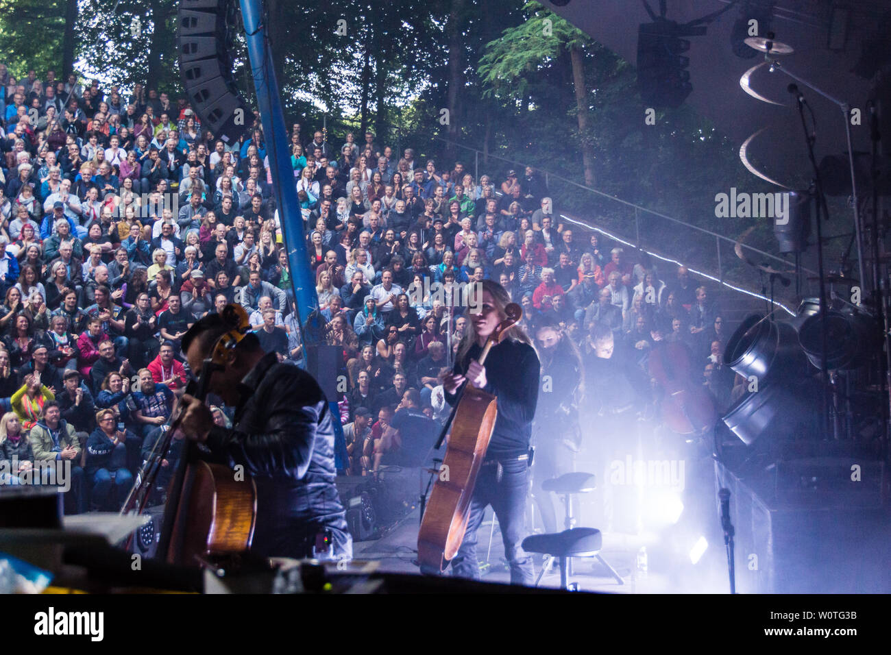 Kiel, Germania. 17 Giugno, 2018. La banda "Apocalyptica' sta eseguendo in Freilichtbühne Krusenkoppel durante la Kieler Woche 2018 Foto Stock