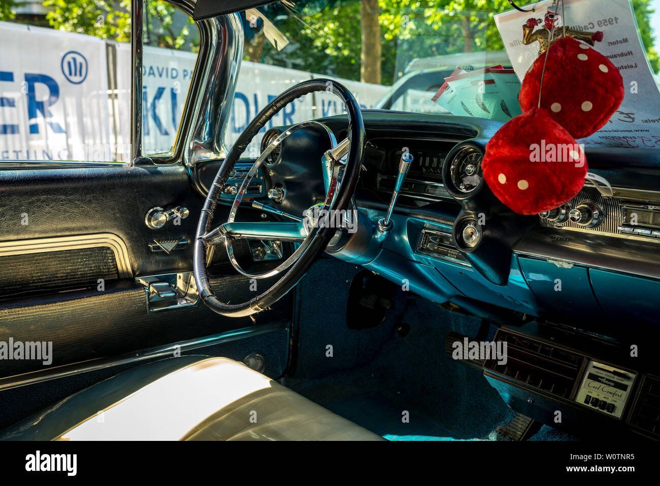 Berlino - Giugno 09, 2018: interni di un full-size auto di lusso Cadillac Sedan DeVille, 1959. Classic giorni Berlino 2018. Foto Stock