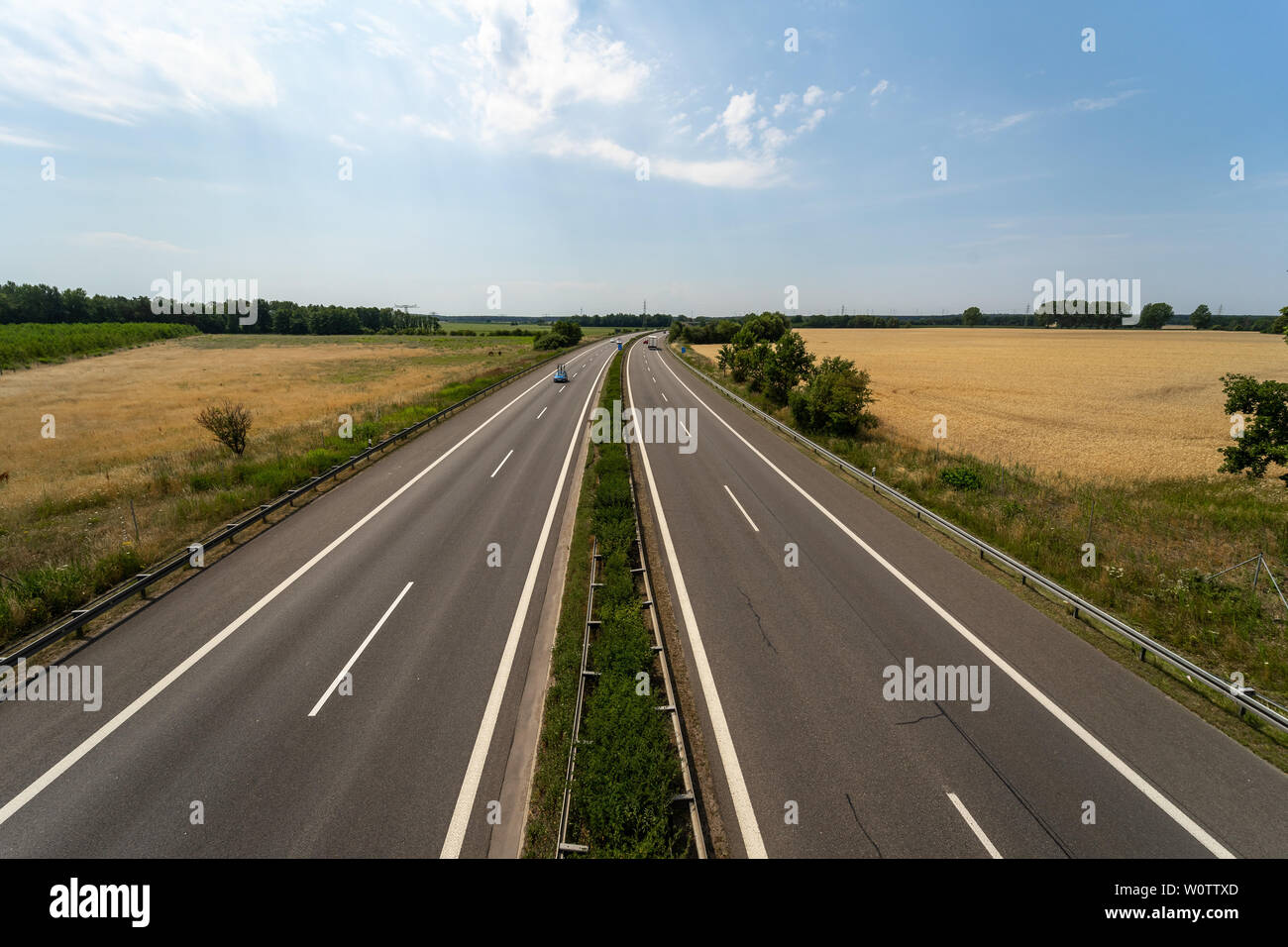 SENFTENBERG, Germania - Luglio 05, 2018: Bundesautobahn 13 (autostrada federale) è un autobahn nella Germania orientale, collegano Berlino con Dresda. Foto Stock