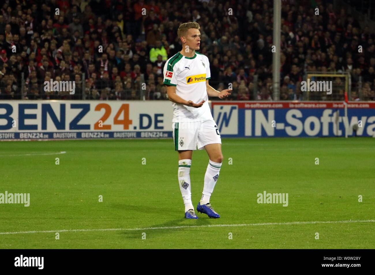 Matthias Ginter (Gladbach), 1. BL: 18-19: 9. Sptg. - SC Freiburg vs. Borussia Moenchengladbach DFL REGOLAMENTI VIETANO QUALSIASI USO DI FOTOGRAFIE come sequenze di immagini e/o quasi-Video Foto: Joachim Hahne/johapress Foto Stock