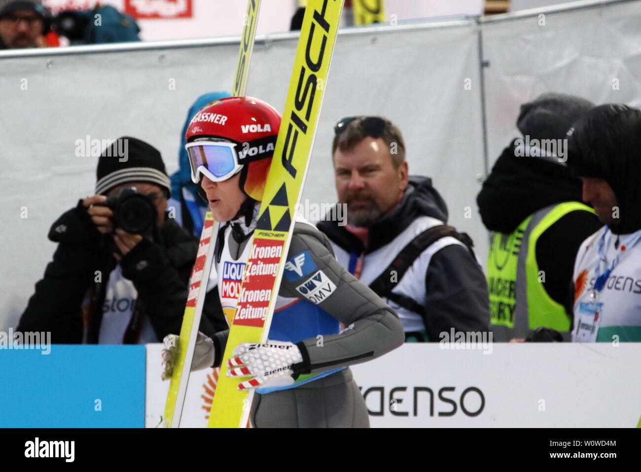 Daniela Iraschko-Stolz (Österreich) beim Team misti Skispringen, Nordische FIS SKI-WM 2019 in Seefeld Foto Stock