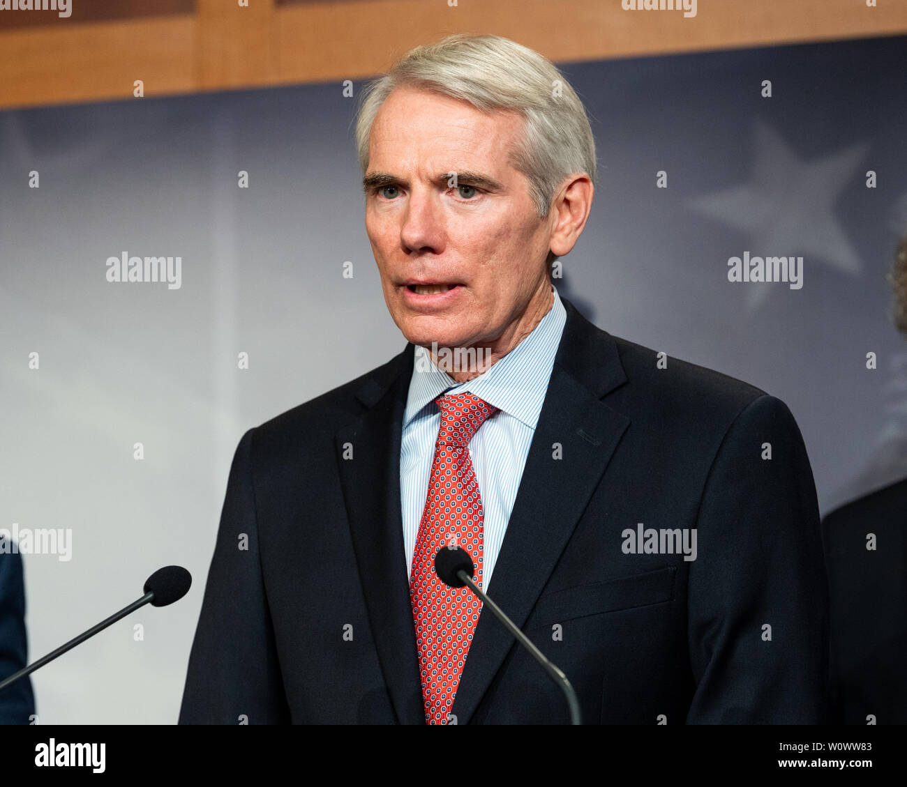 Washington, Stati Uniti. Il 27 giugno, 2019. Stati Uniti Il senatore Rob Portman (R-OH) intervenendo a una conferenza stampa su sanzioni sulla Corea del Nord nella Difesa nazionale atto di autorizzazione al Campidoglio di Washington DC. Credito: SOPA Immagini limitata/Alamy Live News Foto Stock