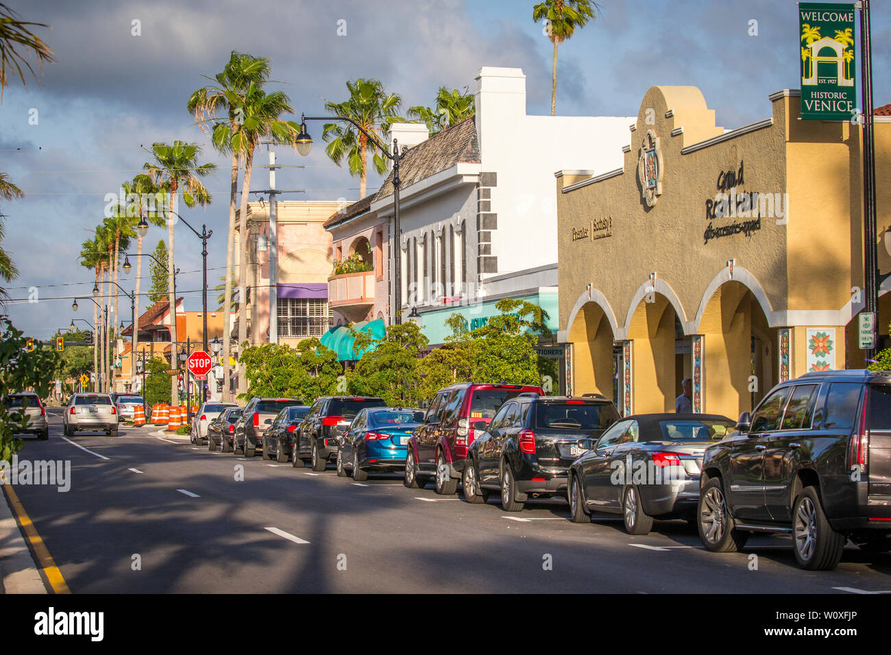 West Venezia Avenue shopping area ristorante del centro di Venezia Florida negli Stati Uniti nel tardo pomeriggio la luce Foto Stock