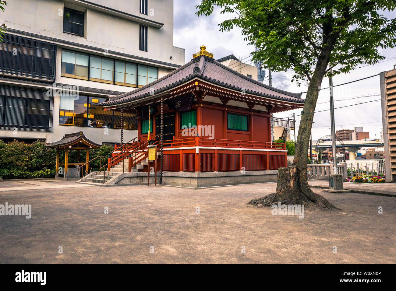 Tokyo - 20 Maggio 2019: il piccolo Tempio di Asakusa, Tokyo, Giappone Foto Stock