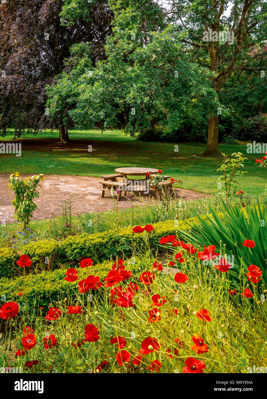 Bella Linda Vista Gardens in fiore ad Abergavenny. Foto Stock
