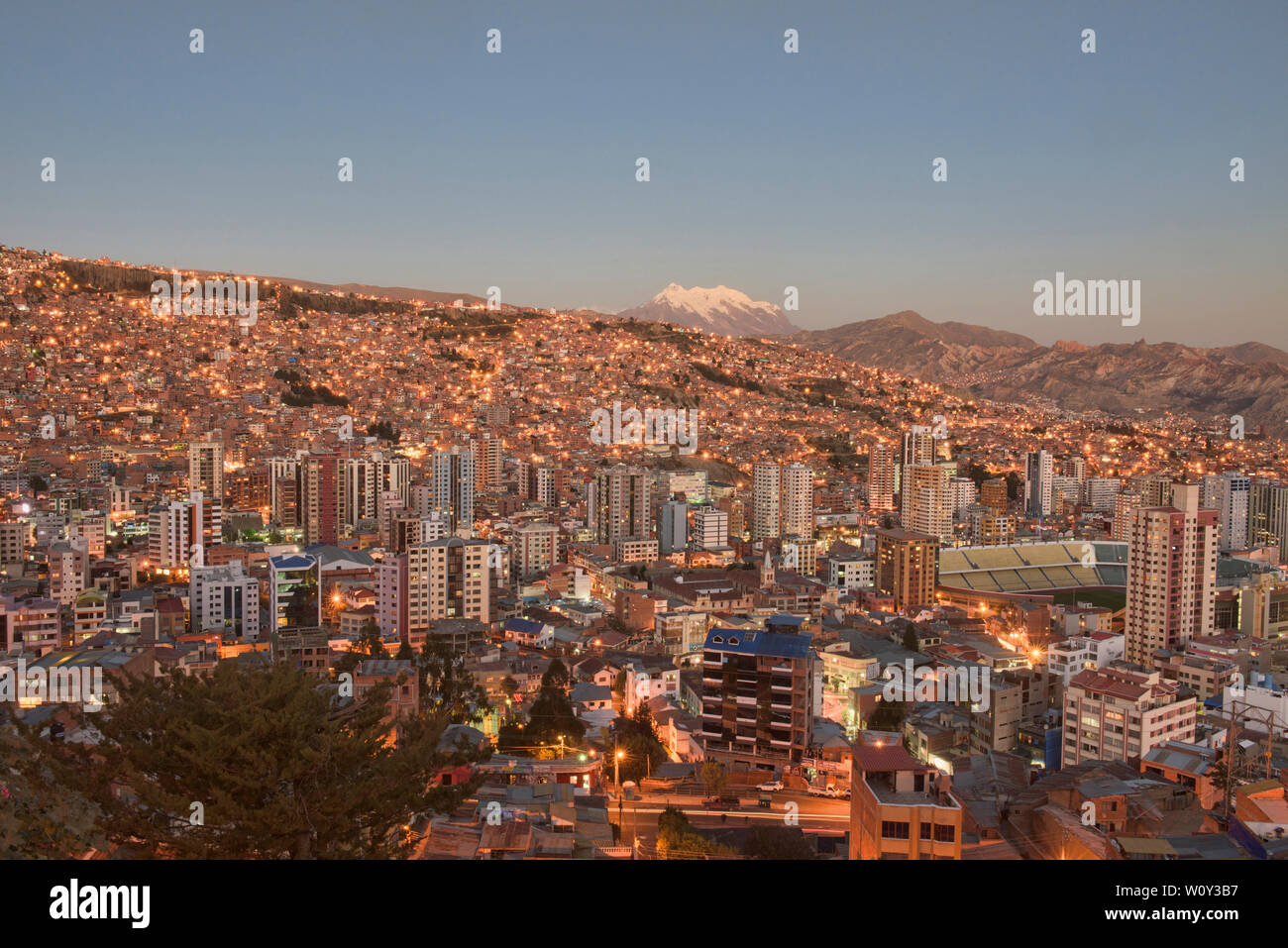 Vista della città dalla Killi Killi Viewpoint, La Paz, Bolivia Foto Stock