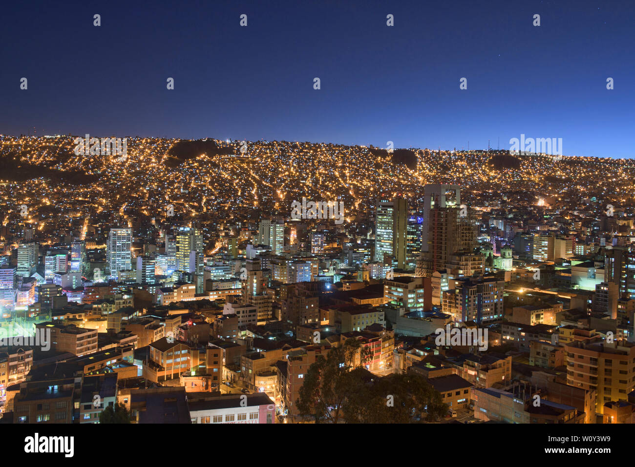 Vista della città dalla Killi Killi Viewpoint, La Paz, Bolivia Foto Stock