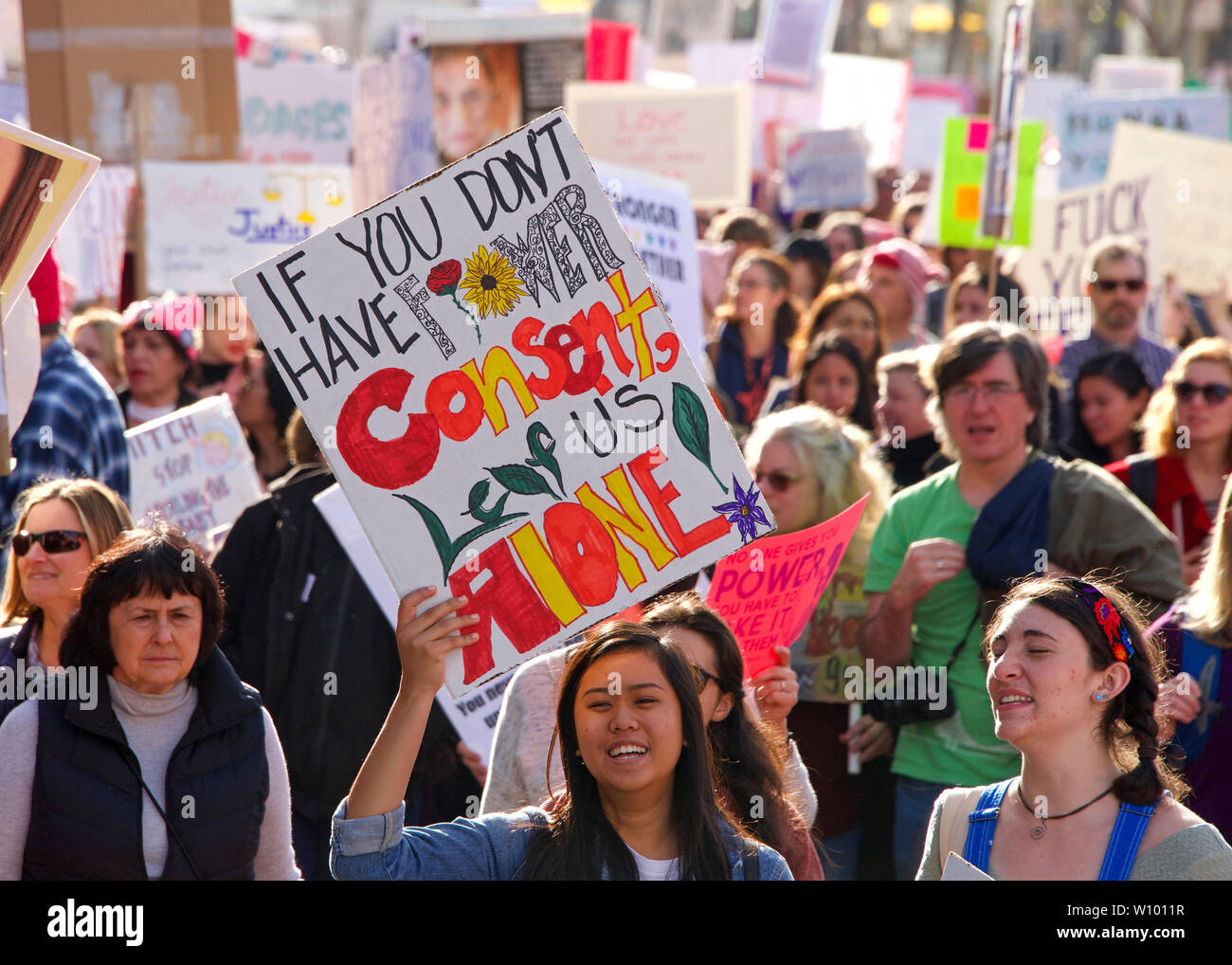 San Francisco, CA - Gennaio 19, 2019: i partecipanti non identificato nel femminile marzo. Il tema di quest anno è la verità al potere e celebra la Womens W Foto Stock