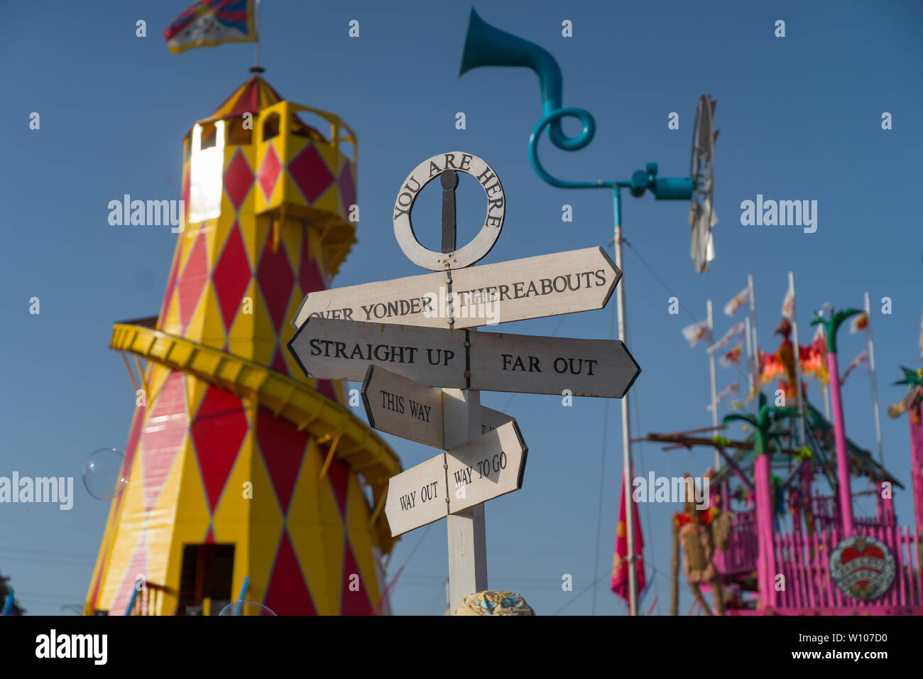 Glastonbury, Regno Unito. Venerdì 28 Giugno, 2019. Viste del 2019 Festival di Glastonbury. Foto: Roger Garfield/Alamy Live News Foto Stock