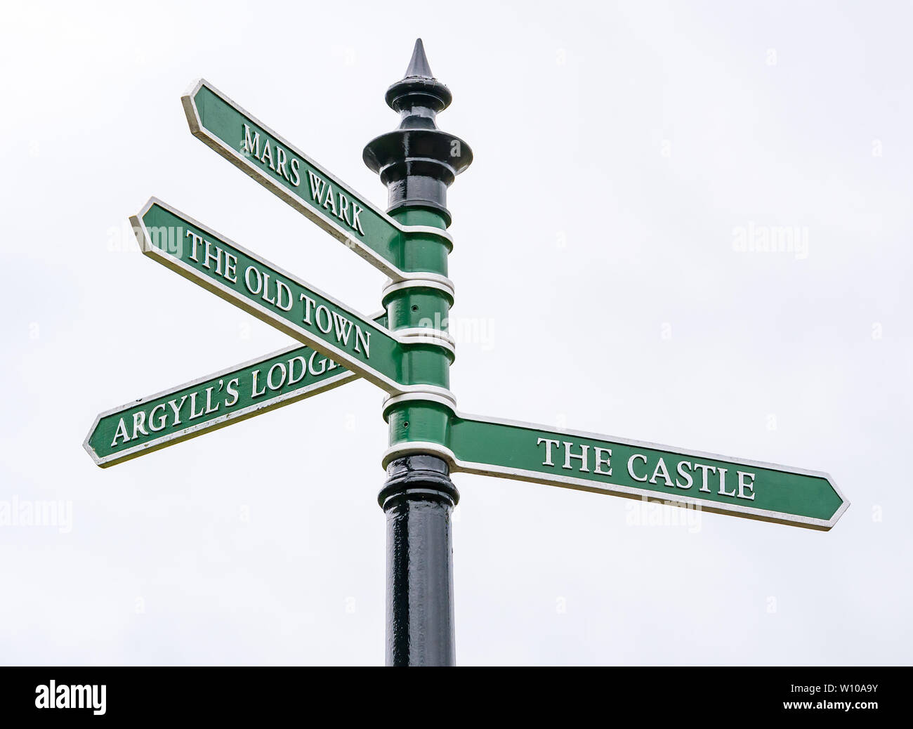 Direzione turistica indicaing signpost Argyll's Lodging e il Castello di Stirling, Stirling, Città Vecchia, Scotland, Regno Unito Foto Stock