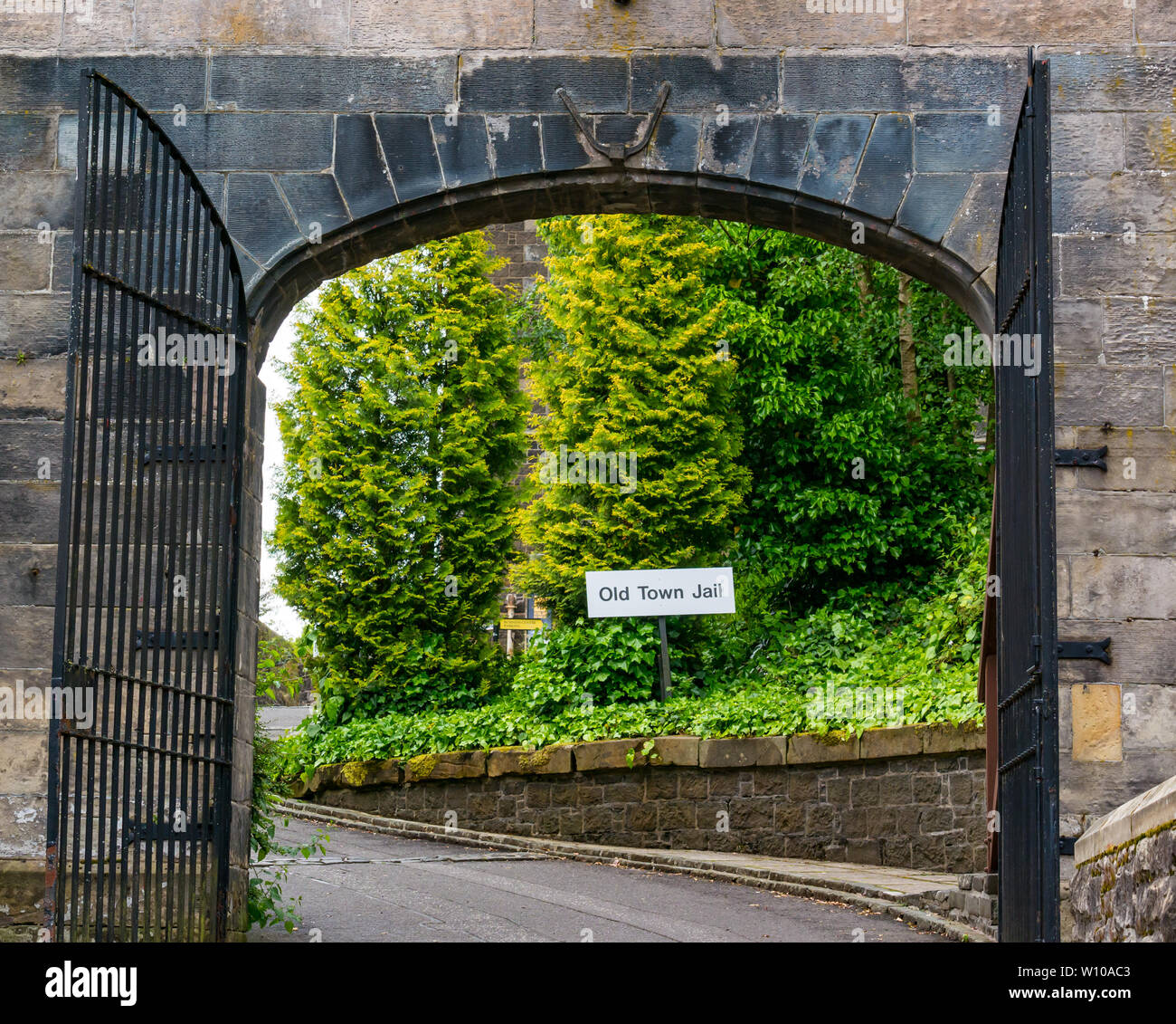 Ingresso Gateway e firmare per Stirling Old Town Jail, Scotland, Regno Unito Foto Stock