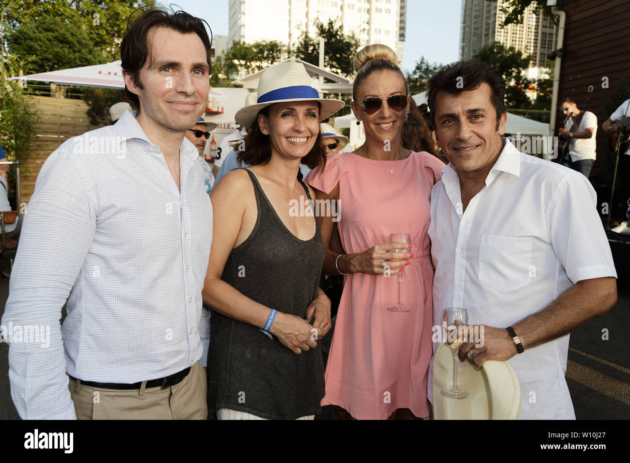 Parigi, Francia. Il 27 giugno, 2019. Alexandre Blondieau, Adeline Blondieau e Albert Kassabi frequentare il 7° "Trophée de la petanque gastronomico'. Foto Stock