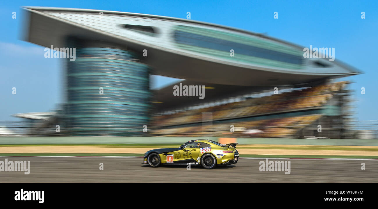 Pechino, Cina. Il 28 giugno, 2019. Racer Lyu Wei del fantoccio Pro Racing compete durante la classe GT4 gara del 2019 Cina GT Championship nell est della Cina di Shanghai, 28 giugno 2019. Credito: Xia Yifang/Xinhua/Alamy Live News Foto Stock