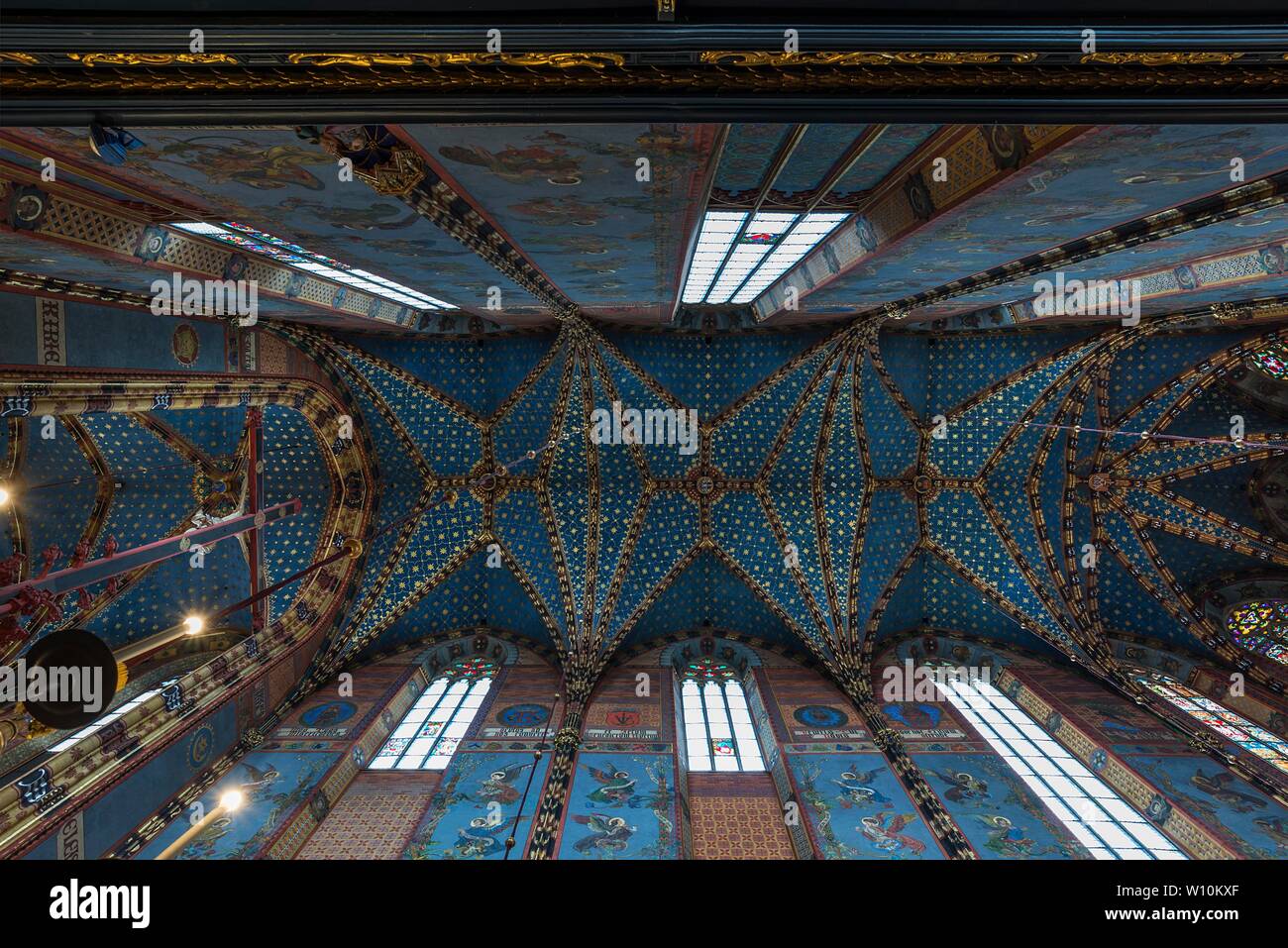 Soffitto a volta, volta a stella della gotica di Santa Maria la Basilica, del secolo XIV, Cracovia in Polonia Foto Stock