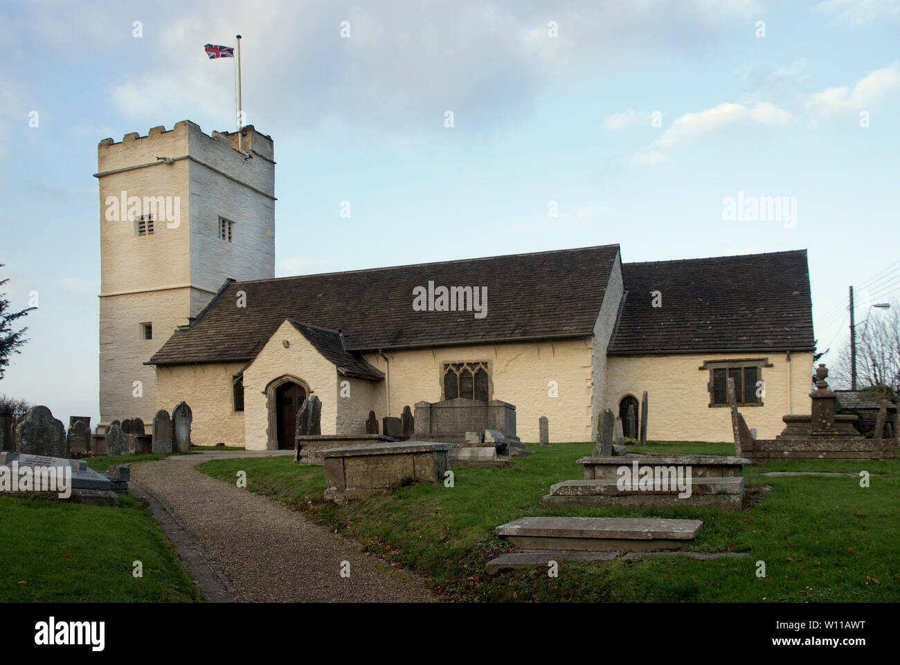 Chiesa di San Sannan, Parrocchia di Bedwellty e nuova Tredegar, costruita in stile gotico del XIII secolo e restaurata nel XIX secolo Foto Stock