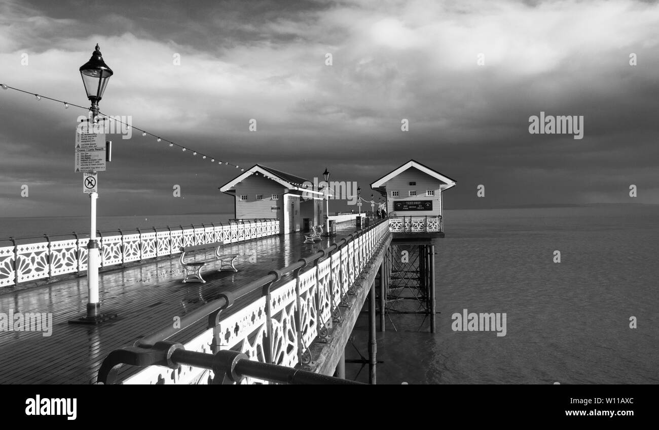 Penarth Pier, un epoca vittoriana pier nella città di Boiano, Vale of Glamorgan. Foto Stock
