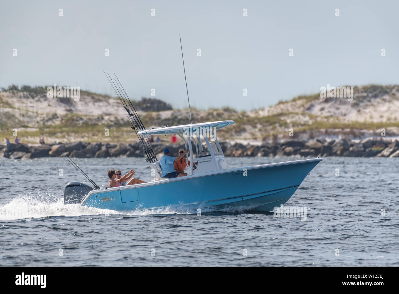 Panama City, Florida, Stati Uniti d'America 06/28/2019. Il viaggio in barca attraverso il pass, pontili di St Andrews State Park per una giornata di pesca nel golfo del Messico Foto Stock