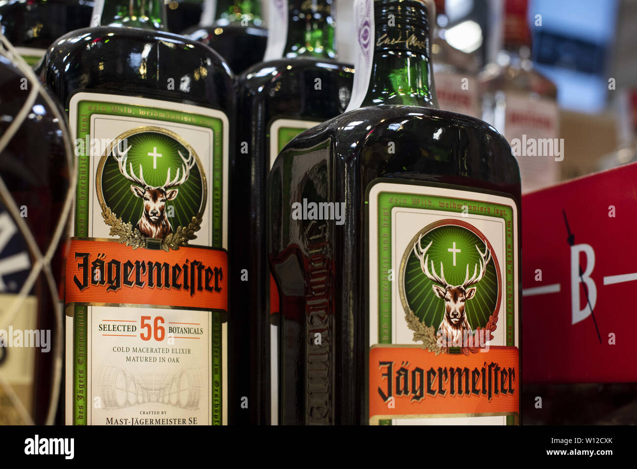 6 giugno 2019 - Spagna - Bottiglie di tedesco liquore alle erbe marca JÃ  germeister¤esposti per la vendita al supermercato Carrefour in Spagna.  (Credito Immagine: © Budrul Chukrut/SOPA immagini via ZUMA filo
