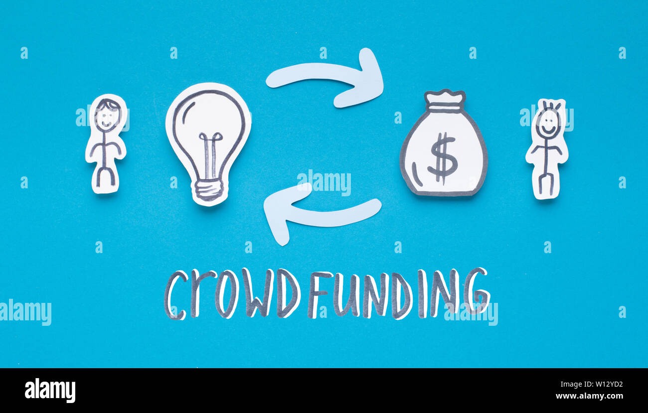 Carta persone che collaborano insieme per coinvolgere nuovi idea Foto Stock