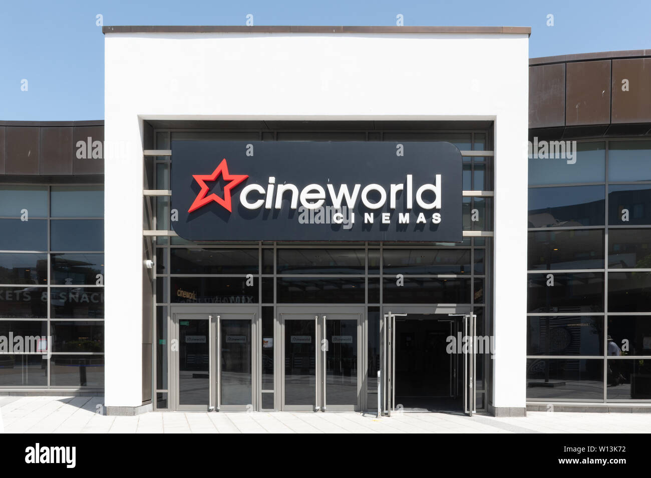 Cinema Cineworld, esterna del moderno luogo di divertimento in Aldershot, Hampshire, Regno Unito Foto Stock
