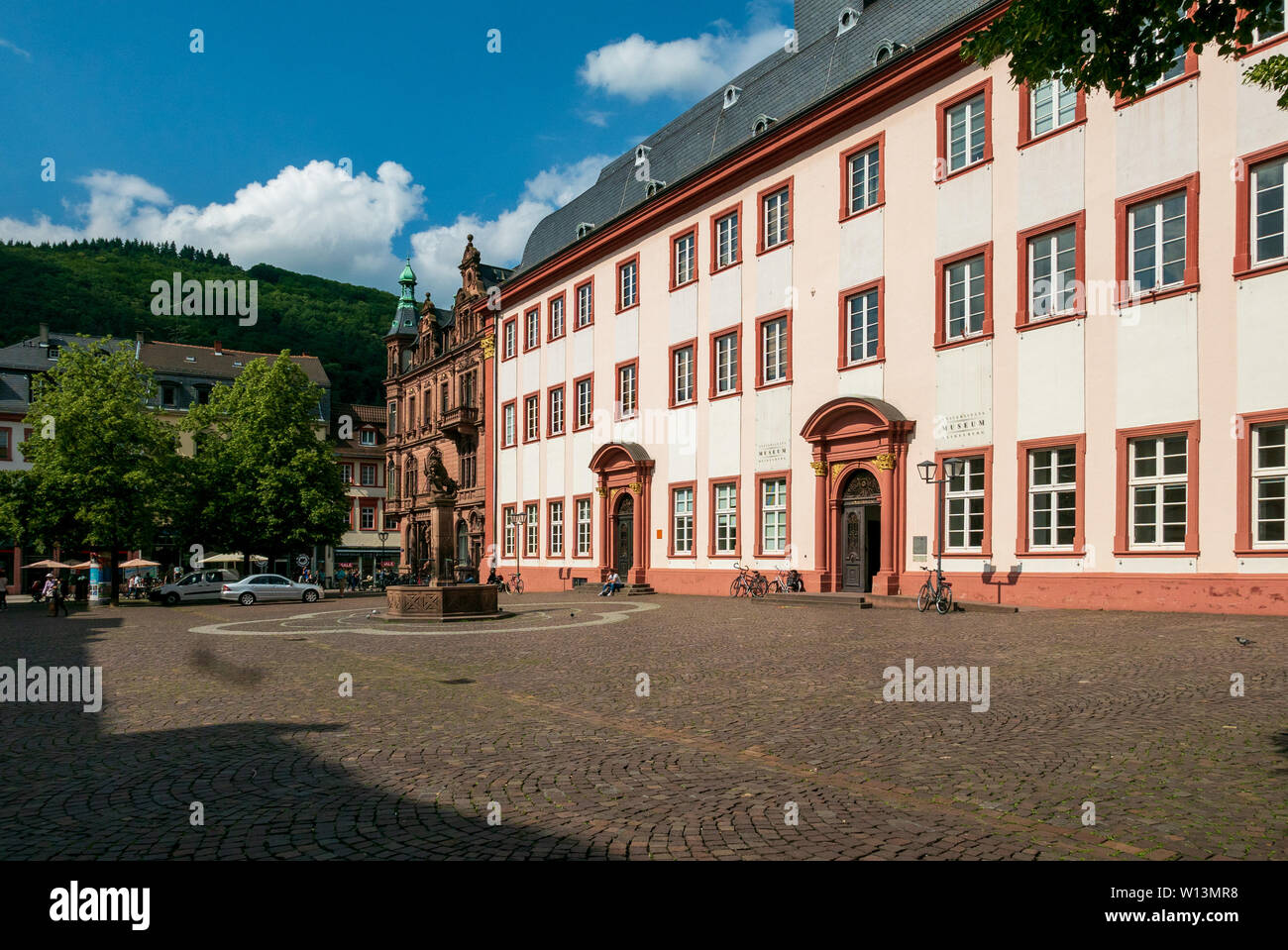 HEIDELBERG, Germania - 16 giugno 2019: Kurpfalzisches Museum, contemporanea presenta su 3 piani in arte istituzione ha il suo quartier generale, fondata 1869, con educativo Foto Stock