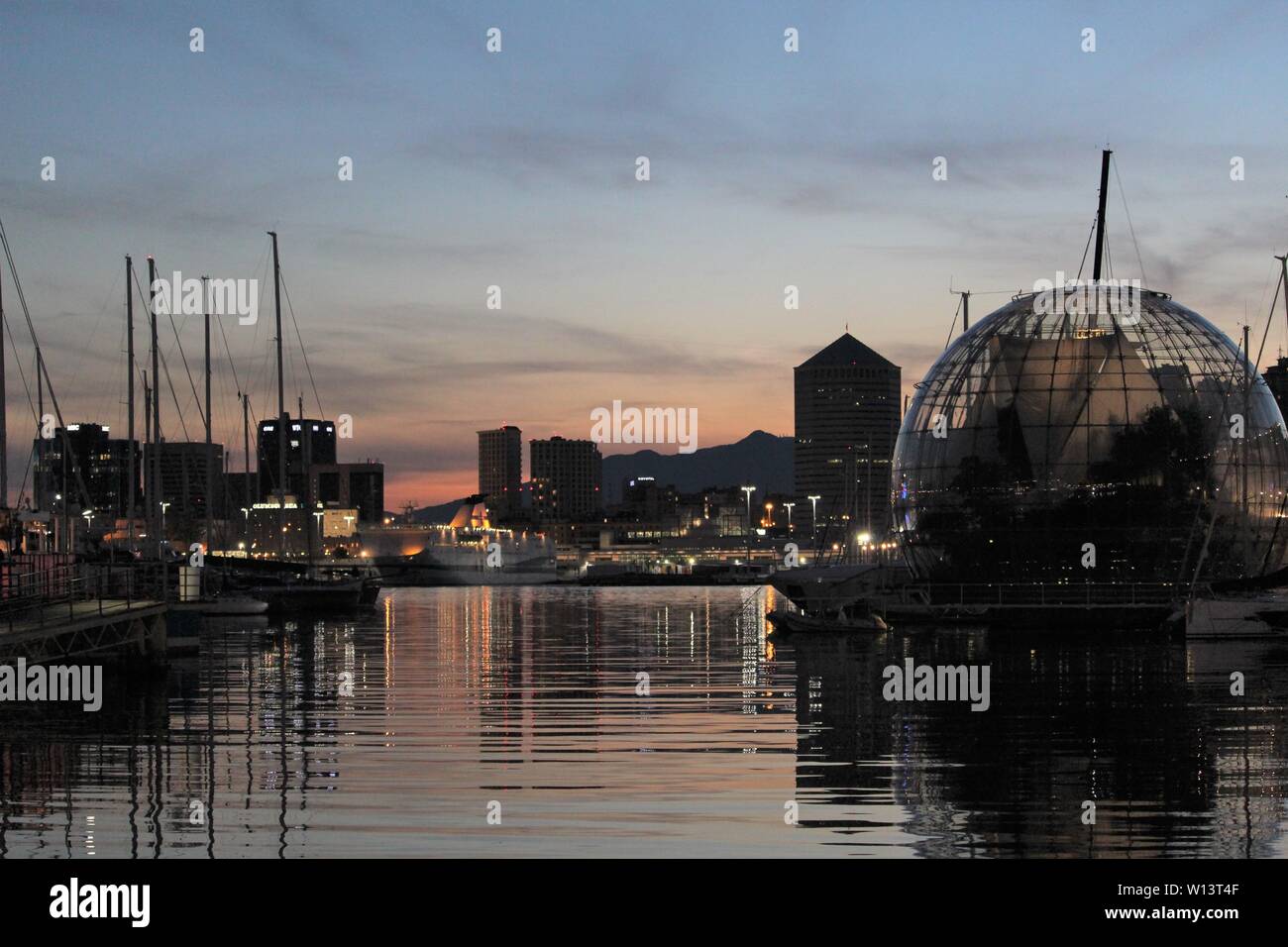 Genova di notte Foto Stock