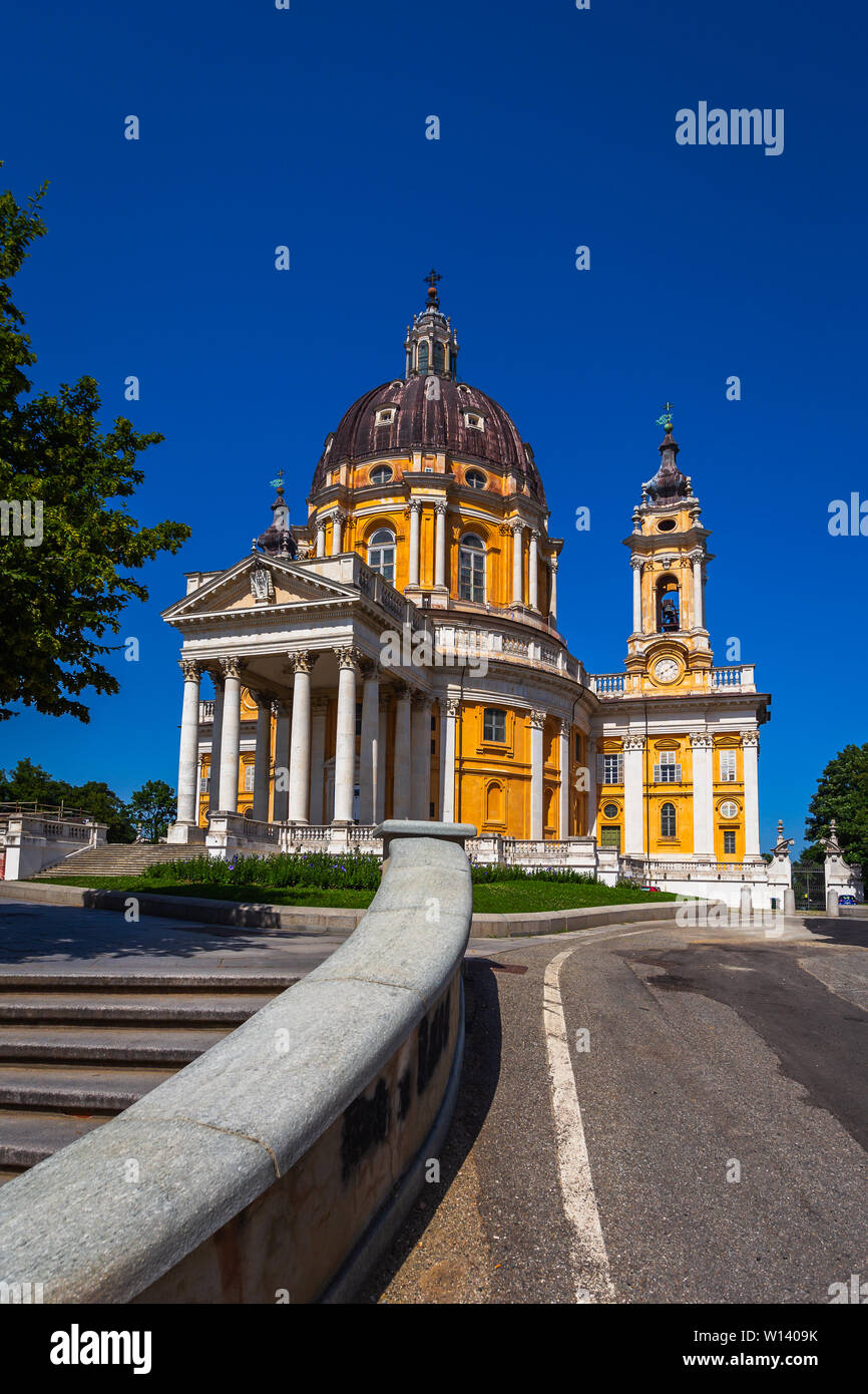 Basilica di Superga, 1700s hiltop chiesa che si affaccia sulle Alpi Foto Stock