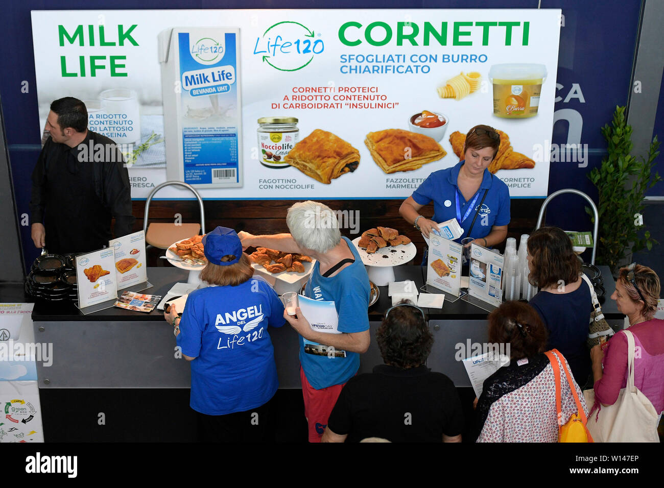 Roma, Italia. Il 30 giugno, 2019. Degustazione dei prodotti stand in vendita su Adriano Panzironi la vita nazionale della convenzione 120 (Luigi Mistrulli/fotogramma, Roma - 2019-06-30) p.s. Credit: Indipendente Photo Agency Srl/Alamy Live News Foto Stock