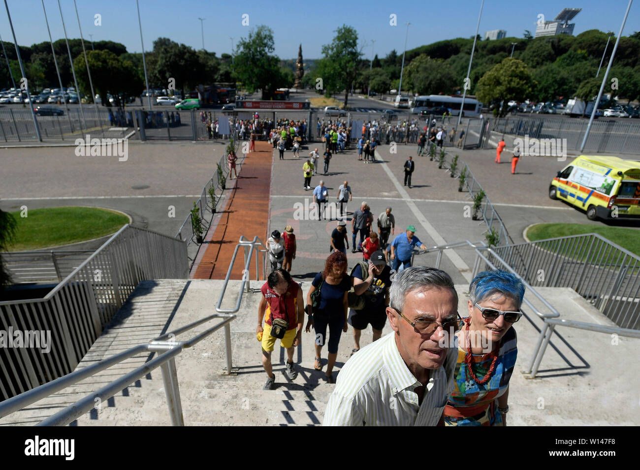 Roma, Italia. Il 30 giugno, 2019. L'arrivo in Eur presso il Palazzo dello sport di i partecipanti alla Convention nazionale della vita 120 da Adriano Panzironi (Luigi Mistrulli/fotogramma, Roma - 2019-06-30) p.s. Credit: Indipendente Photo Agency Srl/Alamy Live News Foto Stock