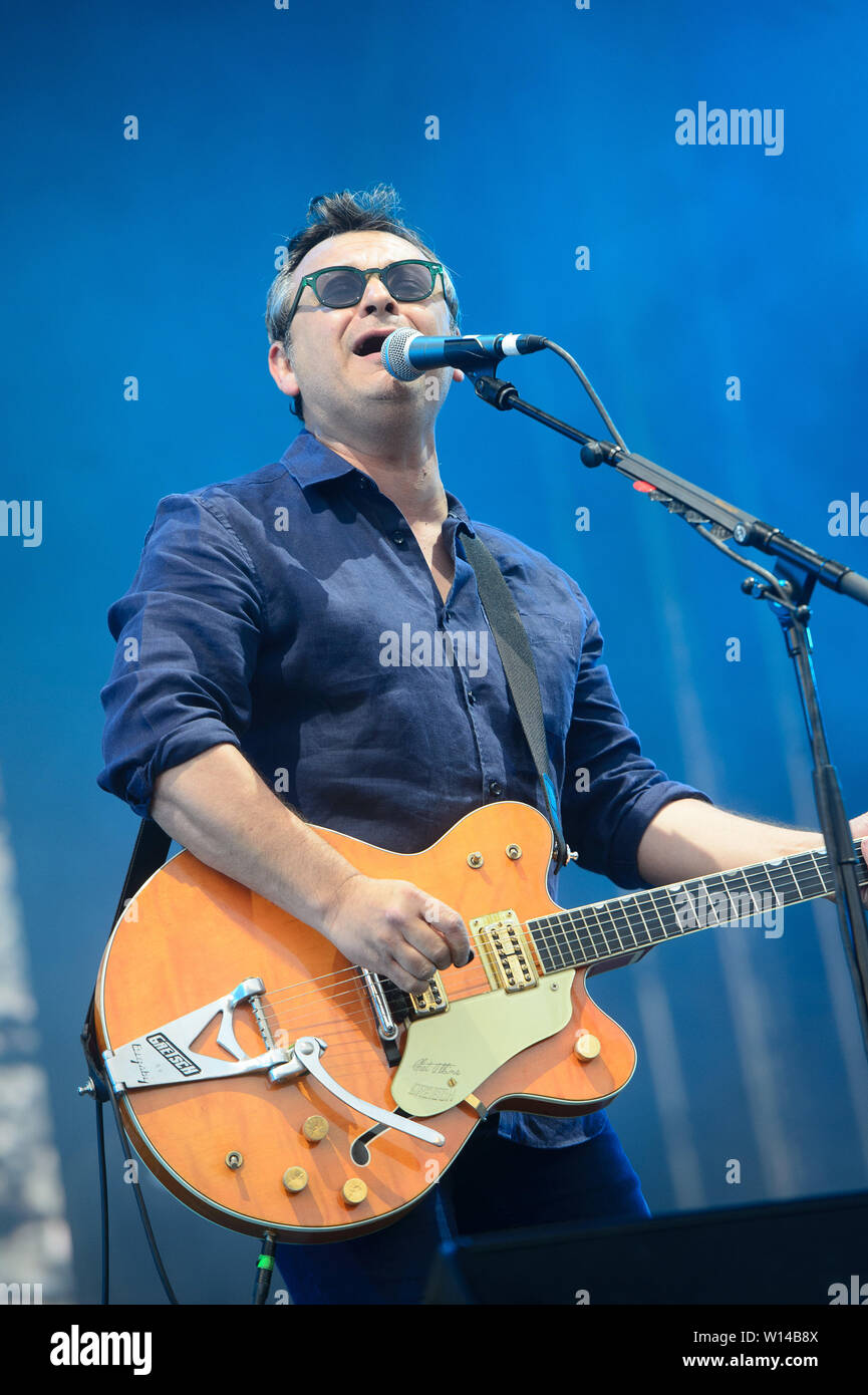 29.06.19 James Dean Bradfield del manic street predicatori suona presso il Castello di Cardiff Foto Stock