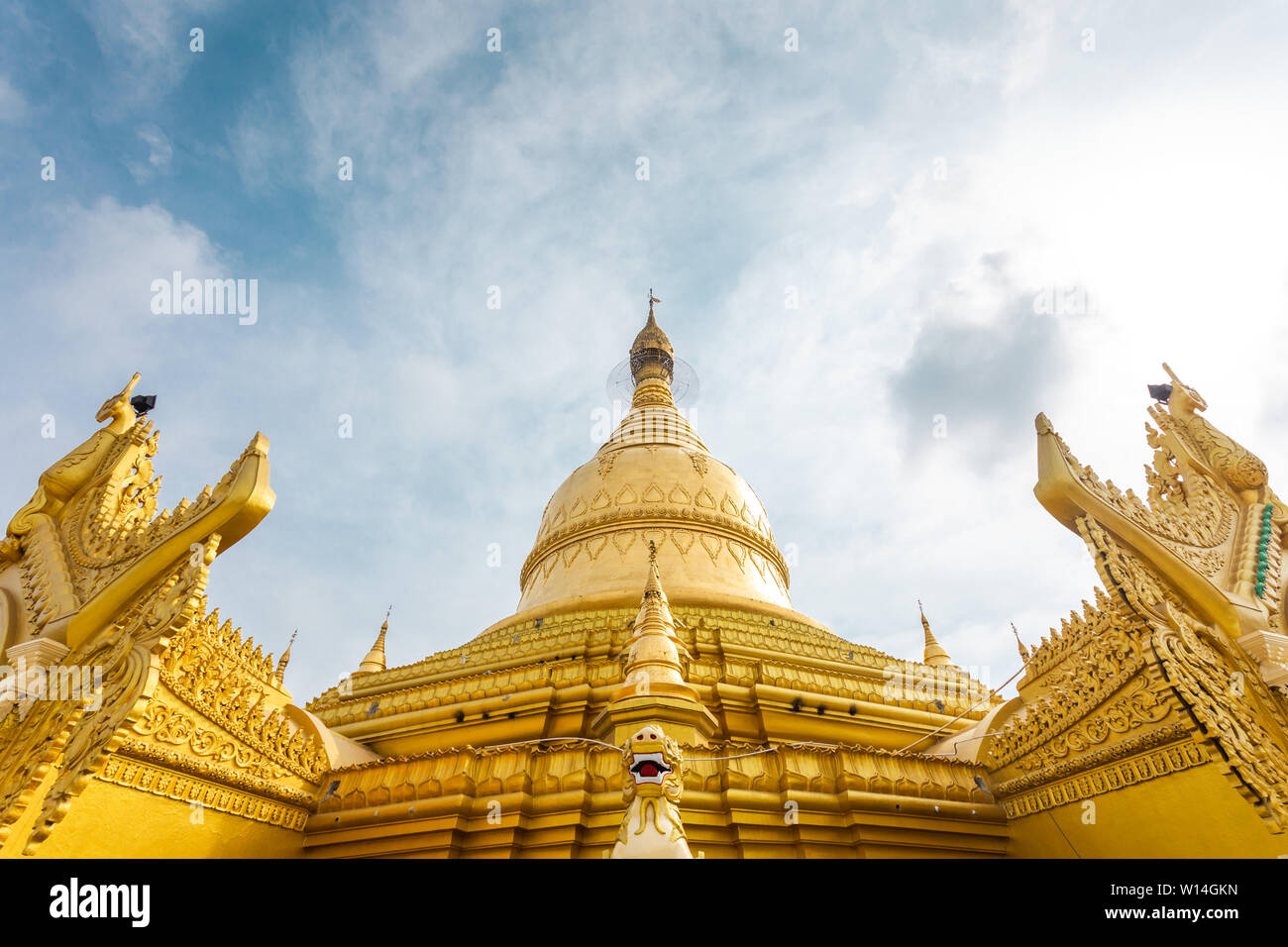 La pagoda buddista architettura. Famoso tempio Buddista Shwedagon pagoda di Yangon, Myanmar Foto Stock