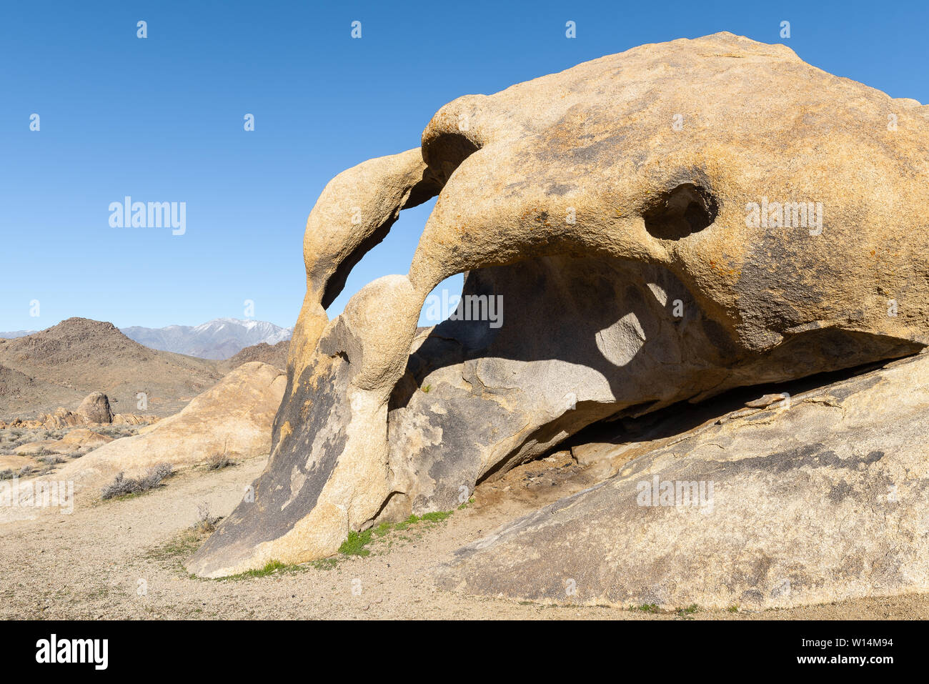 Cyclop del cranio Arch in Alabama Hills, in California, Stati Uniti d'America Foto Stock