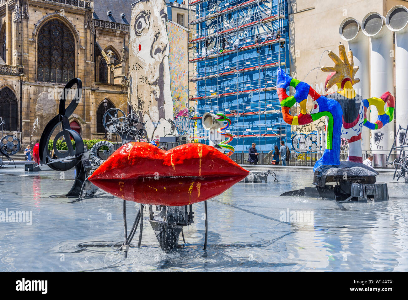Stravinsky Fountain sculture di Niki de Saint Phalle, Parigi, Francia. Foto Stock
