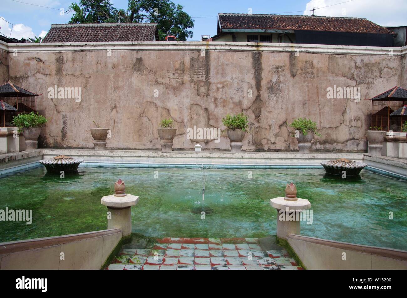 Taman Sari, castello d'acqua in Yogyakarta sull'isola di Java in Indonesia Foto Stock