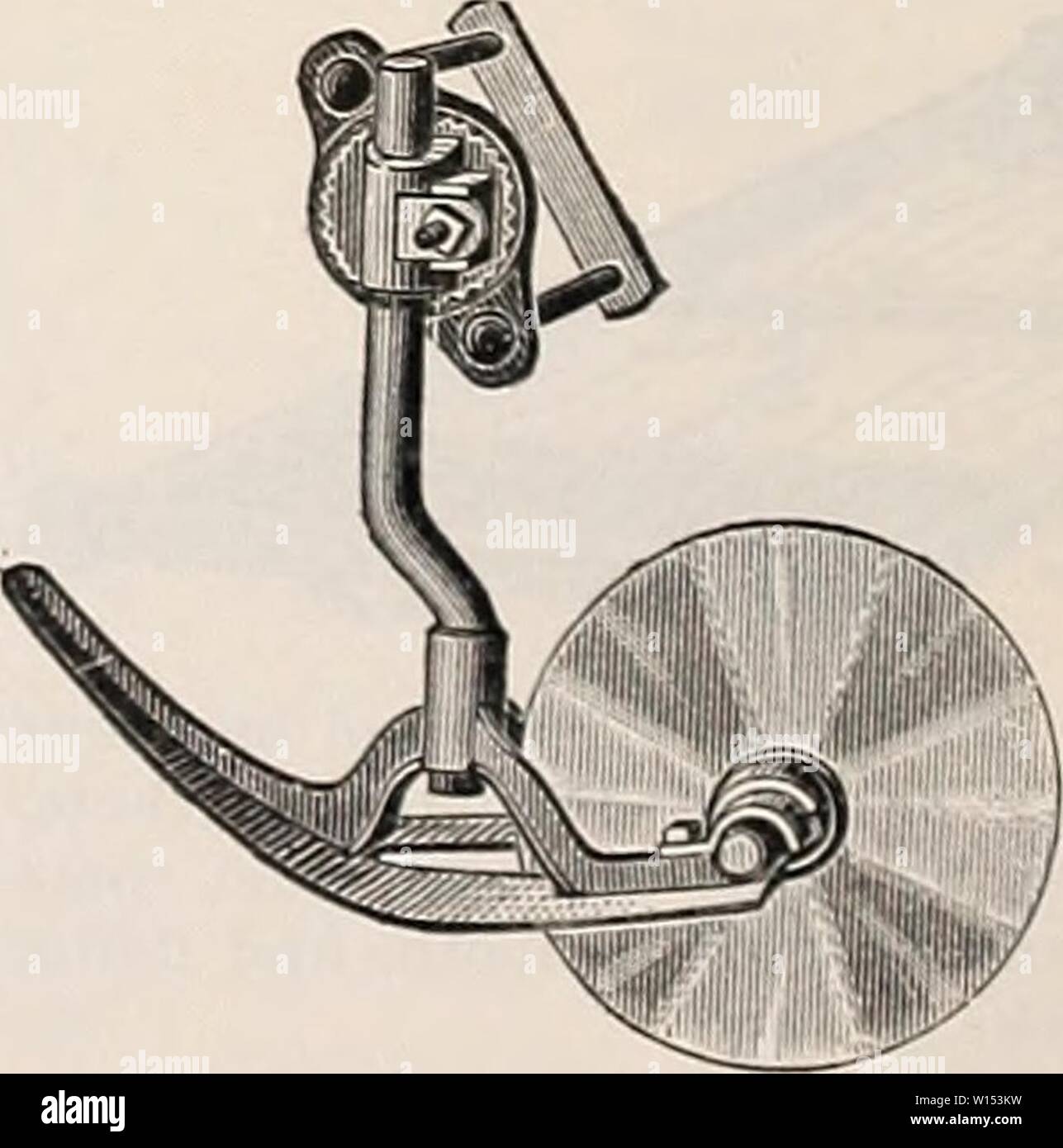 Immagine di archivio da pagina 109 del giubileo di Diamante settantacinquesimo anniversario (1935). Diamond giubileo settantacinquesimo anniversario . diamondjubilee751935la grif Anno: 1935 NTDflf Disc.Harrow Numero di dimensioni di taglio nel numero di dischi dischi prezzo peso NTDH-5 20 16 a. 5 647 libbre $95.00 NTDH-6 24 16 a. 6 738 libbre 103.00 NTDH-7 28 16 a. 7 793 libbre 112.50 NTDH-8 32 16 a. 8 1106 libbre 117.50 NTDH-5 20 è a. 5 GSS libbre 102.50 NTDH-6 24 è a. 6 7SS libbre 113,00 NTDH-7 28 18 a. 7 S48 libbre 125.00 NTDH-S 32 1 ill. s 11 Tn 130.00 erpici a dischi possono essere arredate con 20 pollici di dischi a un costo aggiuntivo. Per IMPIEGHI PESANTI TRATTORE ERPICE S regolabile Foto Stock