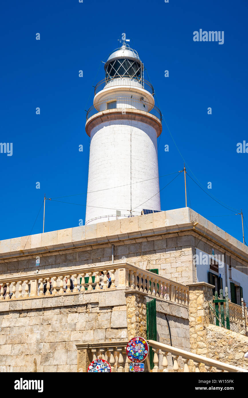 MALLORCA, Spagna - 6 Maggio 2019: Faro di Cap de Formentor nella costa nord di Maiorca, isole Baleari, Spagna. Foto Stock