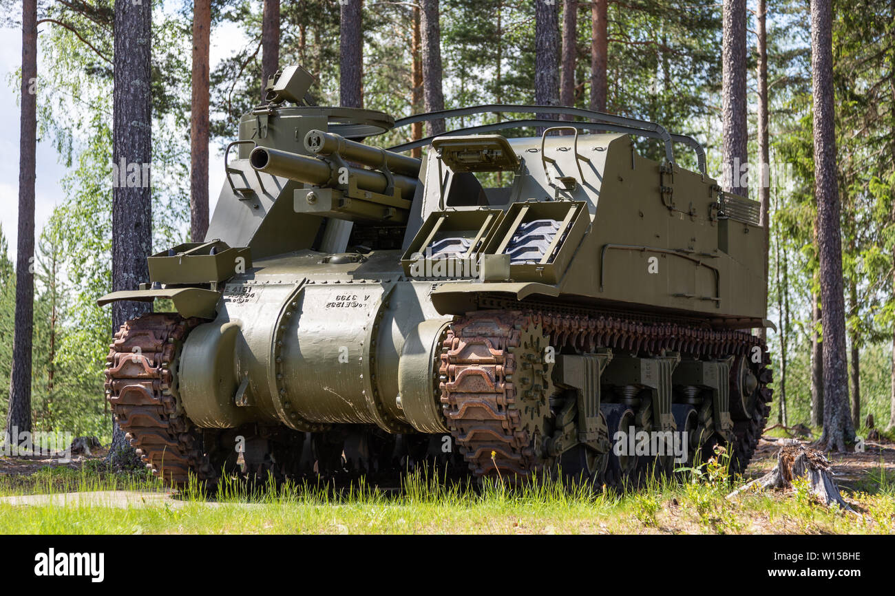 La M7 sacerdote 105-mm obice carrello a motore è stato il primo semovente per pistola in norvegese servizio dell'esercito. L'unica superstite M7 è in mostra presso Rena. Foto Stock