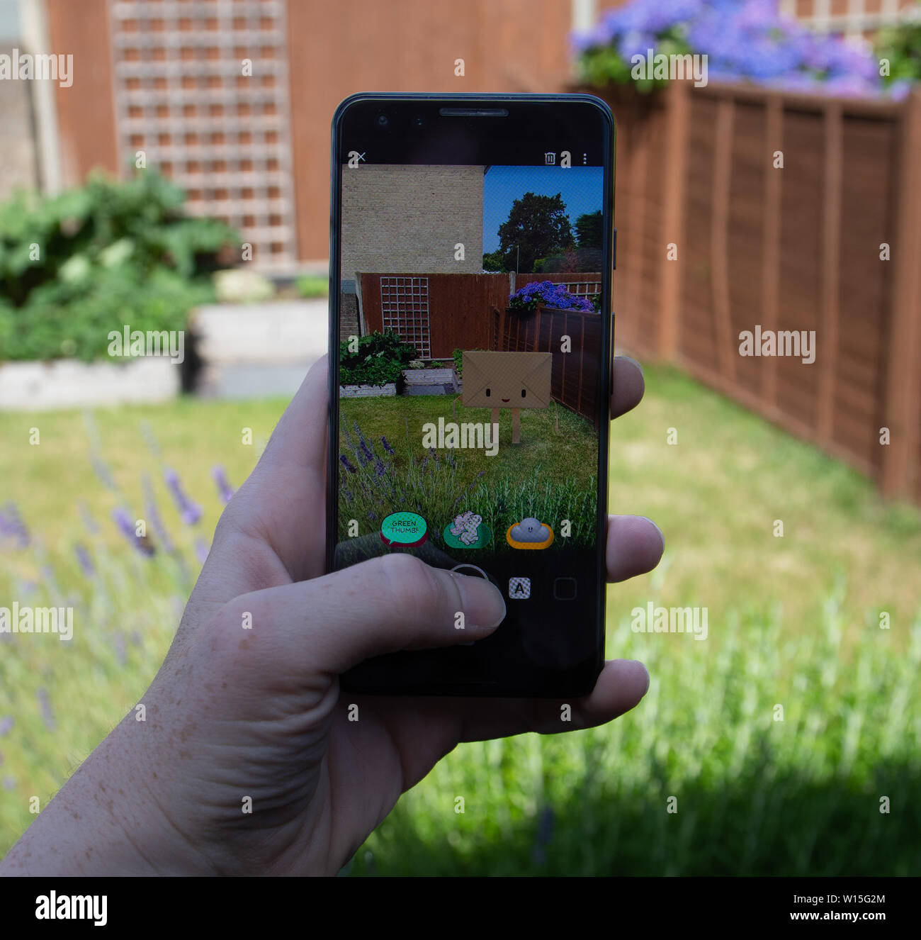 Inghilterra, Regno Unito - 30 Giugno 2019: augmented reality parco giochi app su un pixel Google 3 rilasciato da google un alfabeto company nel 2019. Immagine s Foto Stock