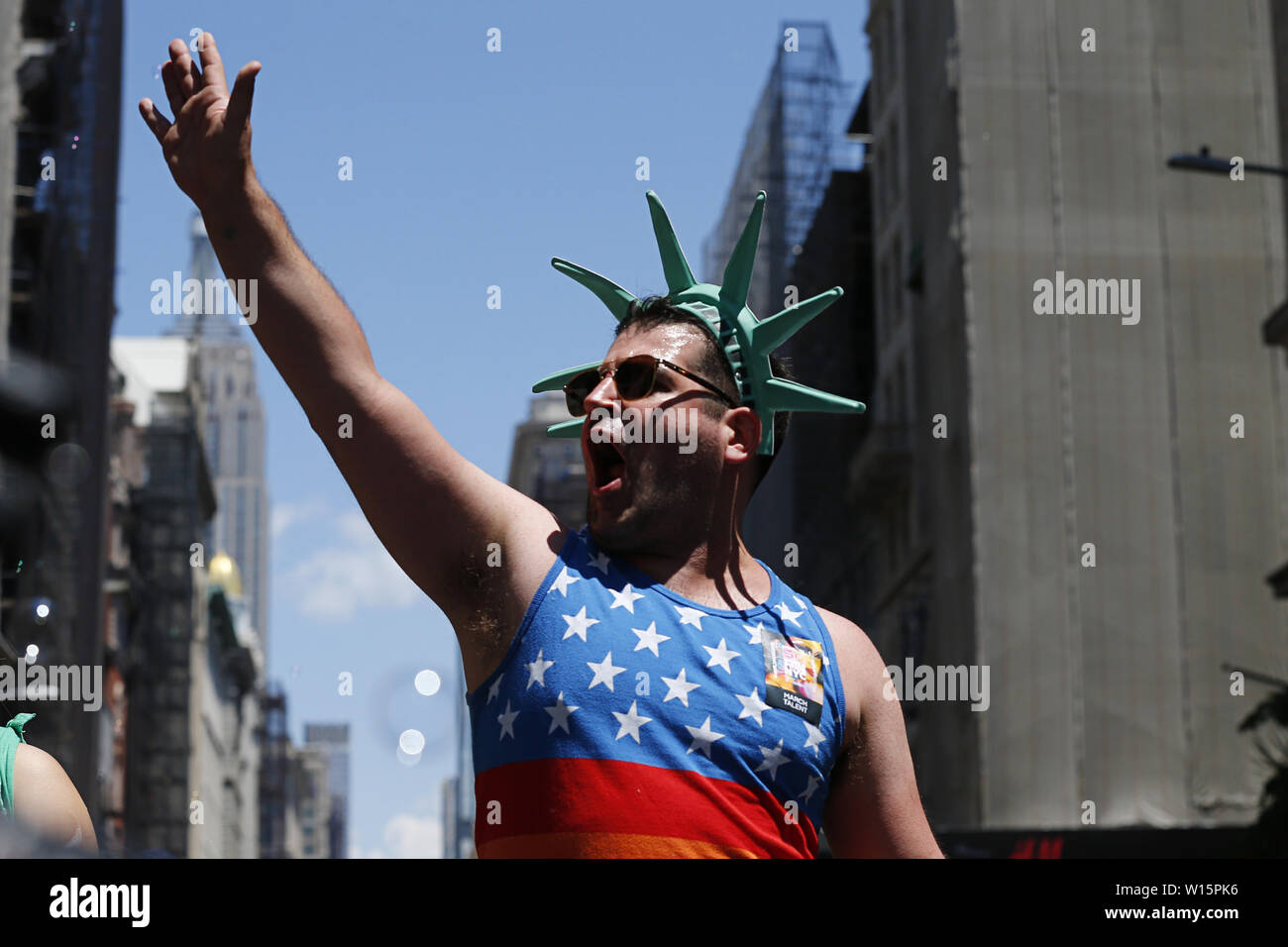 Giugno 29, 2019 - New York, New York, Stati Uniti d'America - Marzo partecipante è visto durante il Pride Parade in New York City il 30 giugno 2019 a New York. Il più grande del mondo di orgoglio giorno marzo, marcatura Stonewall il cinquantesimo anniversario del credito (Immagine: © Anna Sergeeva/ZUMA filo) Foto Stock