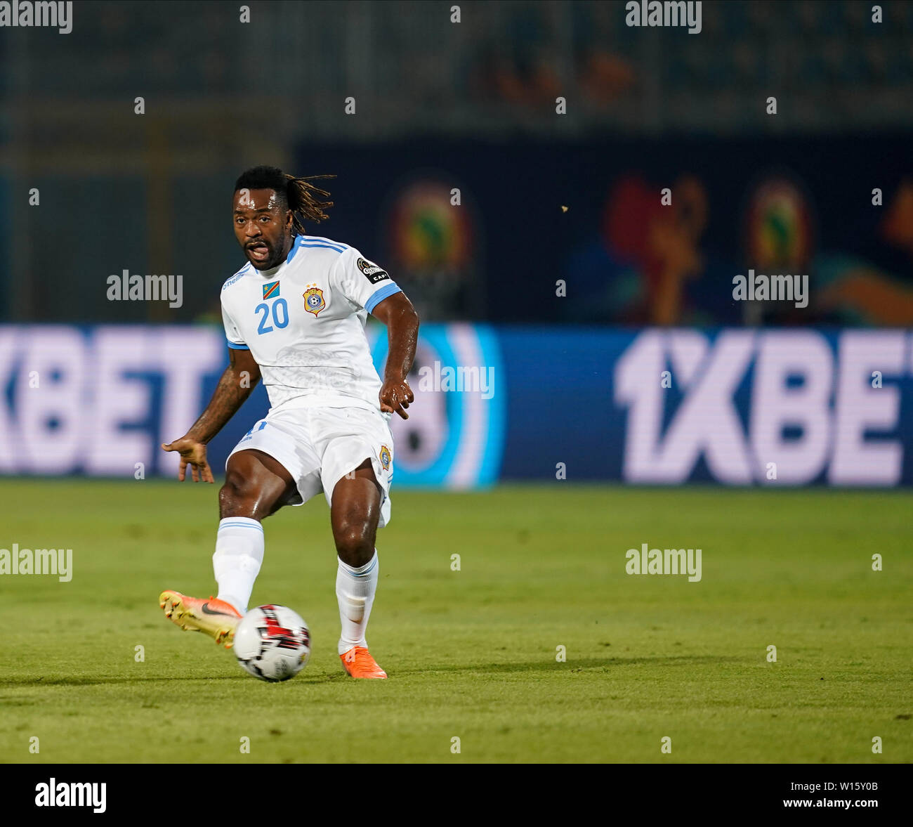 Il Cairo, Egitto. Il 30 giugno, 2019. Jacques Maghoma di RD Congo durante il 2019 African Cup delle Nazioni match tra lo Zimbabwe e Repubblica Democratica del Congo al 30 giugno Stadium del Cairo in Egitto. Ulrik Pedersen/CSM/Alamy Live News Foto Stock